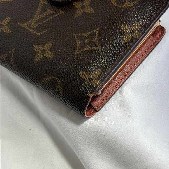 Louis Vuitton Brown and Tan Monogram Card Holder - Picture 14 of 14